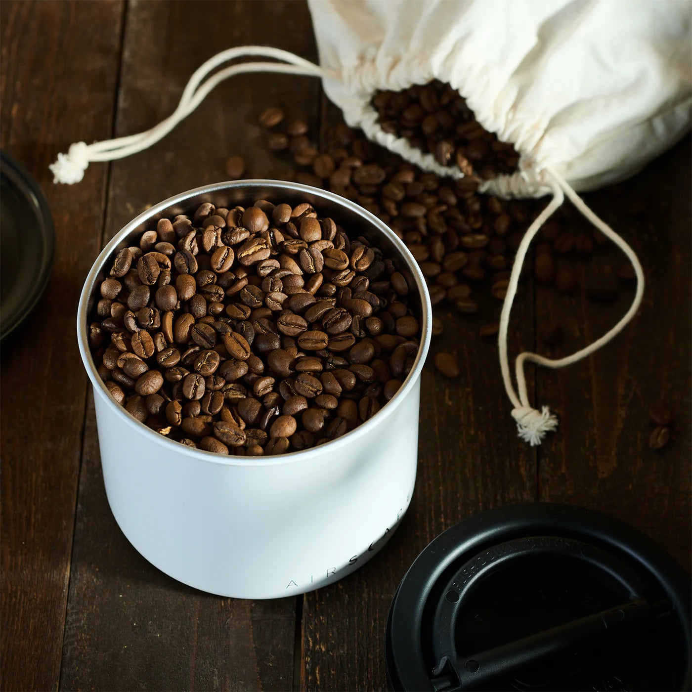 Air Tight Coffee Container, 64 Floz-Matte White (AIRSCAPE®)